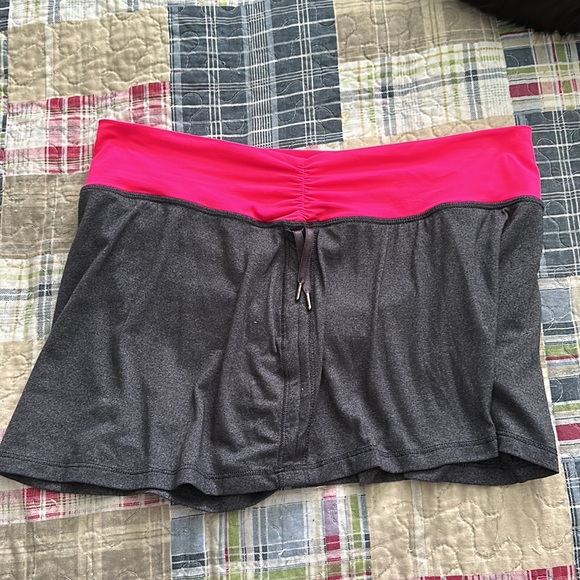 Lululemon Skort - Picture 3 of 4